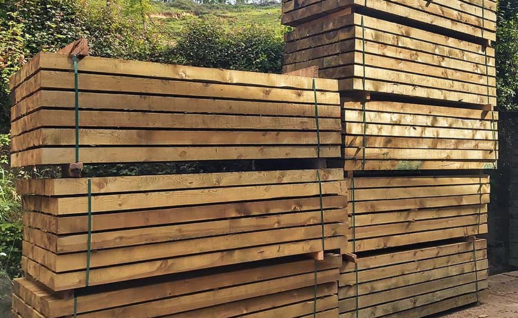 Traviesas de madera ecológica pino exterior - Madera Hogar